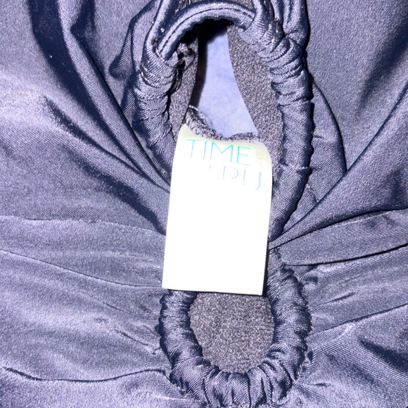 Time and Tru Bodysuit - Picture 2 of 3